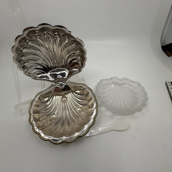 VINTAGE E & JL (E&J LEEK) SILVER PLATE CLAM SHELL BUTTER DISH W/ FROSTED GLASS - Picture 12 of 16